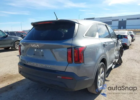 2022 Kia Sorento Lx z USA, uszkodzony, nr VIN 5XYRG4LC4NG140392